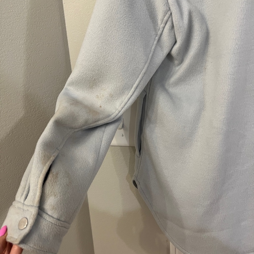 A&F Shacket - Picture 4 of 4